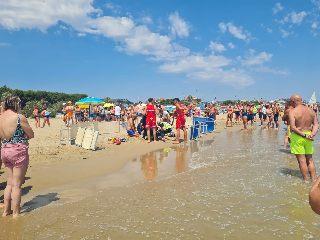 San Benedetto - Malore fatale mentre cammina sulla spiaggia, muore anziano